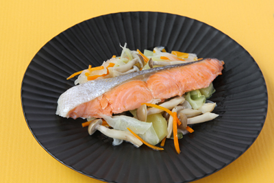 「今日のbeautyレシピ」鮭とたっぷり野菜の蒸し焼き