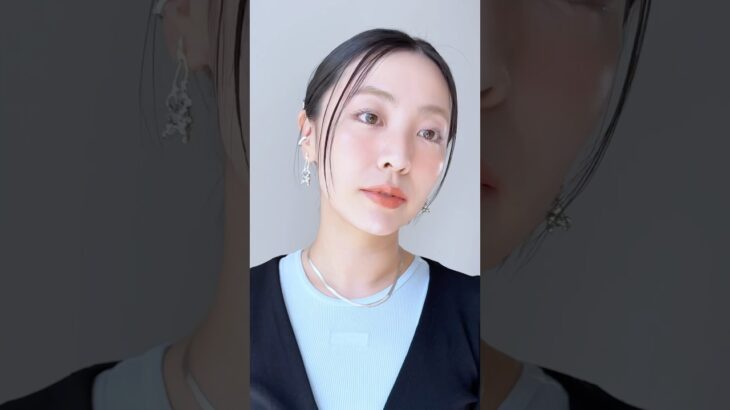 【ヘアアレンジ】ブルーメイクと簡単ヘアアレンジ　ヘアクロウを使って毛量が多くてもしっかりまとまる方法　#ヘアアレンジ#お団子ヘア#まとめ髪