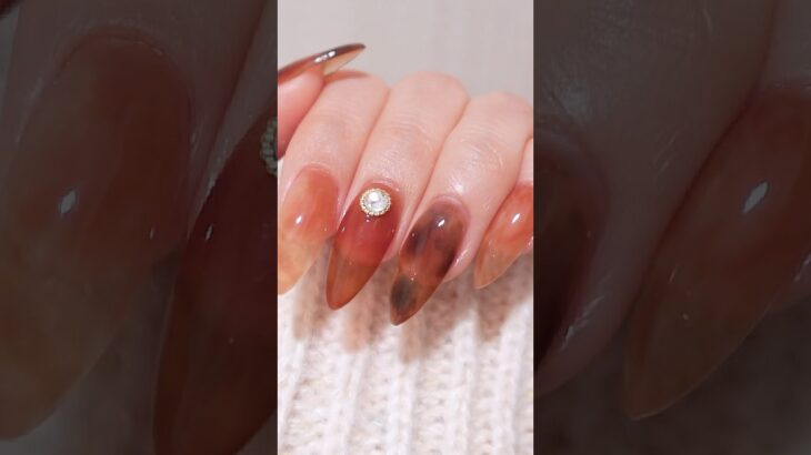 【100均×SHEINの秋ネイル】#ジェルネイル#セルフネイル#ネイル#ネイルデザイン#nails #秋ネイル#べっ甲ネイル＃琥珀ネイル＃大人ネイル