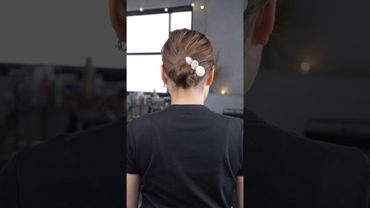 【１分アレンジ】ロープ編みを使った簡単まとめ髪#簡単アレンジ #セルフアレンジ #hairstyle #hair #ミディアムヘア #髪型 #まとめ髪 #大人カジュアル #大人かわいい