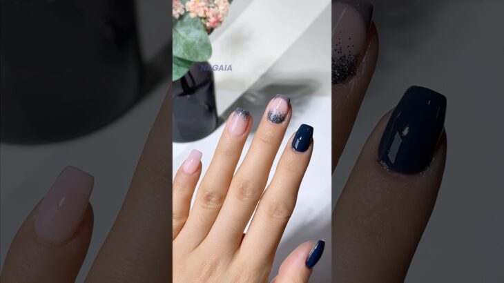 Neutral pink base paired with blue jeans color & super shine 🤩💅#dipnails #nailart #frenchnails