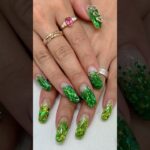 ネイルチェンジ💅✨ #ジェルネイル #nail #緑 #グリーンネイル #かわいい #推し色 #キラキラ