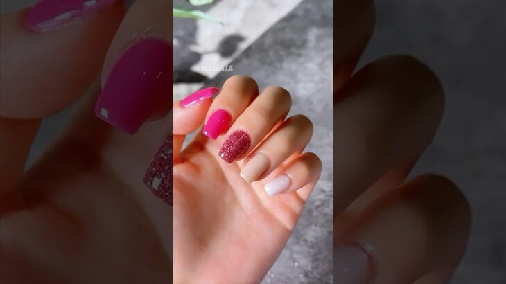 Vibrant summer vibe color combo 💅✨follow for more nails dipping inspo 🙋‍♀️#nudenails #glitternails