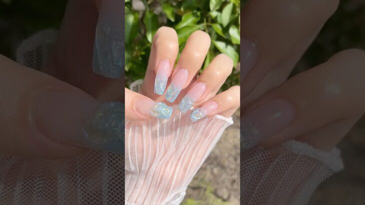 100均でCrystal Nail💎✨ #セルフネイル #ジェルネイル #100均ネイル #クリスタルネイル #夏ネイル #キラキラネイル #プチプラネイル #ペロリン #チップ長さ出し＃水色ネイル