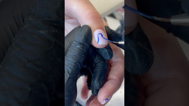 When in doubt, swirl it out 💙 #nails #nailart #biab