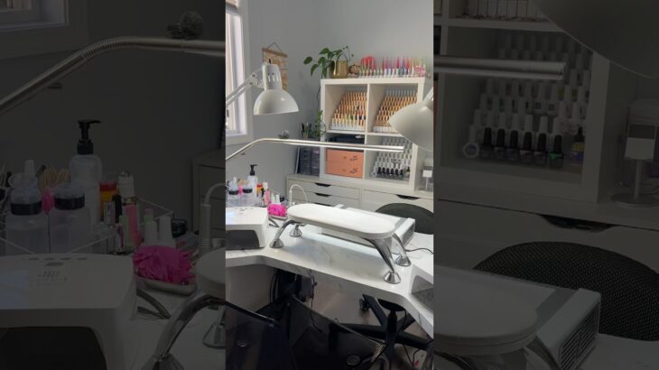 set up my nail desk for my client 💅🏻 #nailart #gelnails