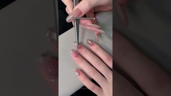 Nail Art !! Pink and pearly nails 💅🏻💗 #nails #nailart #naildesign #beautyhacks #fyp
