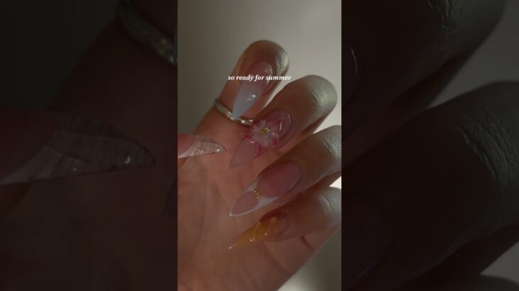 summer nail inspo 🌺