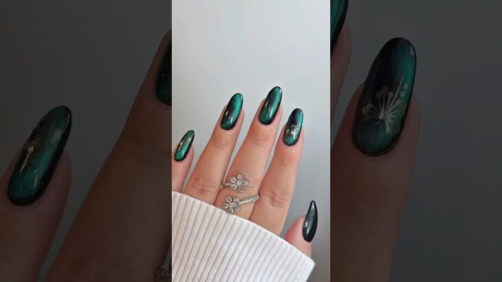🌿 Dark Summer Nail Vibes | Cateye Green over Black + Silver Hibiscus | Nail Art Tutorial 🌺✨