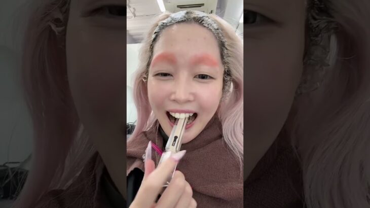 寝坊したので事前に許可をもらい美容室でメイクする1日🙋‍♀️ #shorts