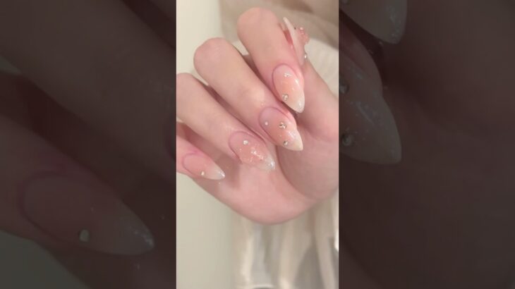ひさびさチークネイル🩷 #ネイル#セルフネイル#セルフジェルネイル#ジェルネイル#ネイルデザイン#シンプルネイル#韓国ネイル#ワンホンネイル#네일#네일아트#네일디자인#네일팁#magel