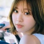 日向坂46富田鈴花1st写真集、起き抜けのナチュラルメイクで美麗ランジェリーショット公開