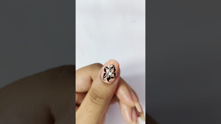 🏡🧷 Nail art at home #nailart #youtubeshorts #shorts #trending