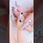 透け黒×ハートホロで魅せる！甘辛マグネットネイル🖤