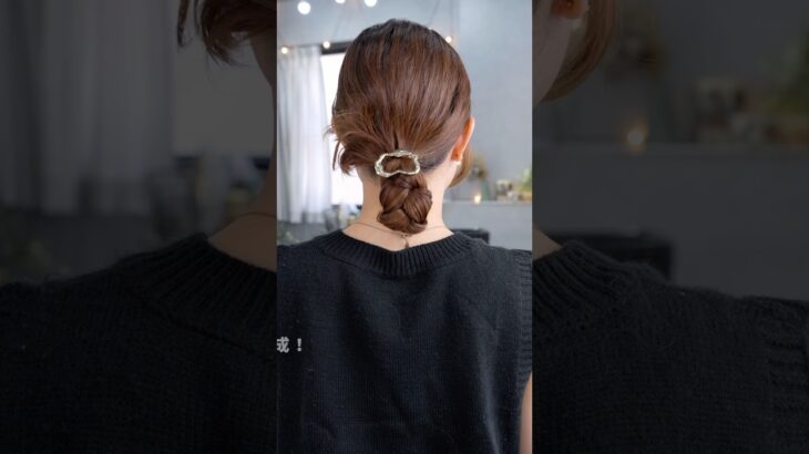 ゴムだけで作るまとめ髪！#簡単アレンジ #セルフアレンジ #hairstyle #hair #ミディアムヘア #髪型 #まとめ髪 #大人カジュアル #大人かわいい