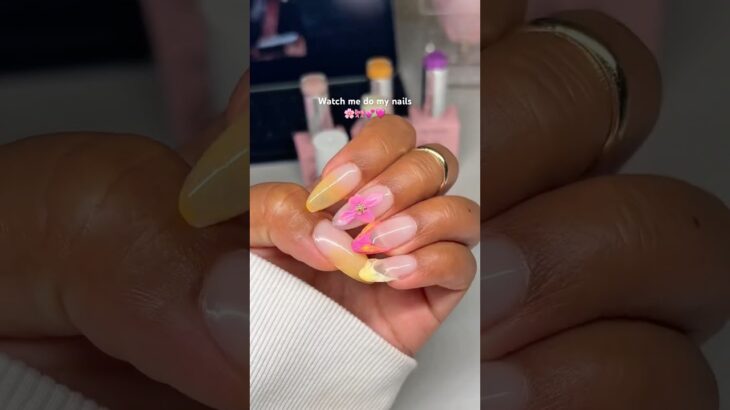 flower nails tutorial🌸🎀 Products from @gelipotion 🫶🏽 *ad #nails #asmr #diy #dianajbz