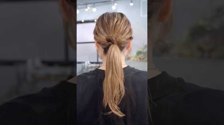 ゴム２つポニー！#簡単アレンジ #セルフアレンジ #hairstyle #hair #ミディアムヘア #髪型 #まとめ髪 #大人カジュアル #大人かわいい