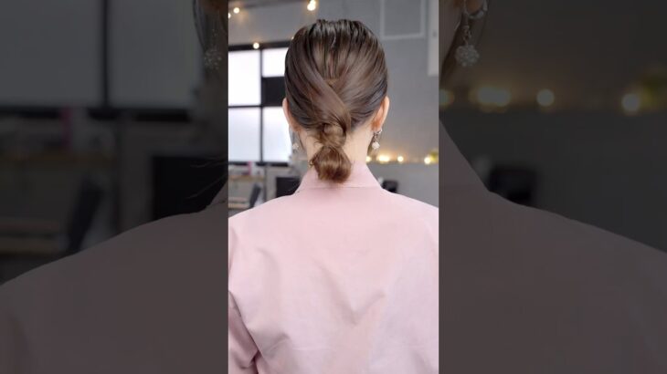 低めのまとめ髪アレンジ#簡単アレンジ #セルフアレンジ #hairstyle #hair #ミディアムヘア #髪型 #まとめ髪 #大人カジュアル #大人かわいい