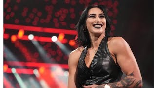 “最恐”美女レスラー、ナチュラルメイク×スカート姿で登場に大反響…ギャップ全開の“優しい笑顔”にメロメロ