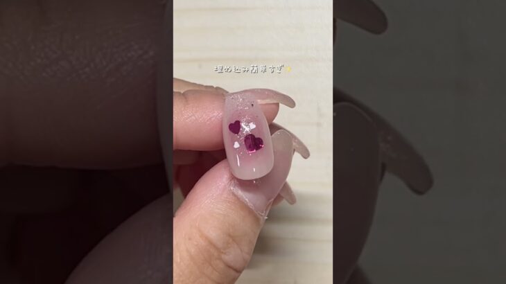 ホロ苦手って人は絶対見て‼️ #ホロネイル #ハートネイル #チークネイル #キラキラネイル #夏ネイル #秋ネイル