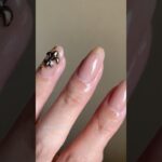 〈ArkNail・CanDo〉変形フレンチのカジュアルネイル。