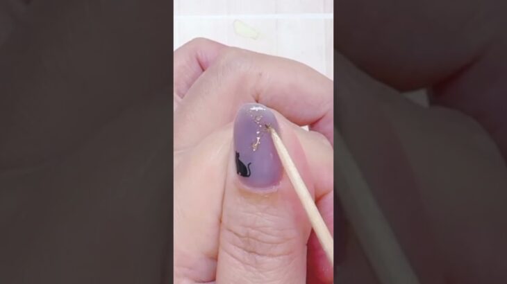 🎃 キャンドゥカラーで大人可愛いハロウィンネイル💅普段使いもできるデザインにしました✨作り方は↑本編で公開中！↑#セルフネイル#ハロウィン#キャンドゥジェル