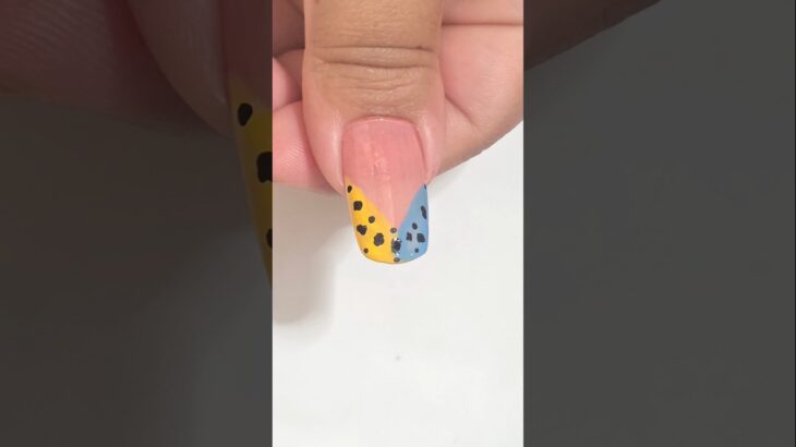 Easy Nailart 💅💓 ##nailart #youtubeshorts #art #diy #artist #viral #shorts #nails #nailsnailsnails