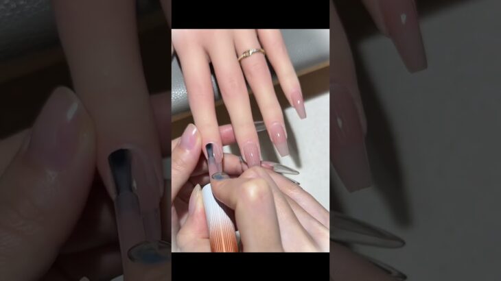 Apply gel polish and draw deep French nail 1393 ||