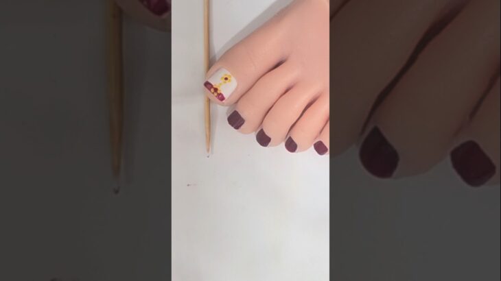 EASY TOE NAIL ART with toothpick #feetnail #toenailart #art #shorts #naildesigns #diy #artist #nails