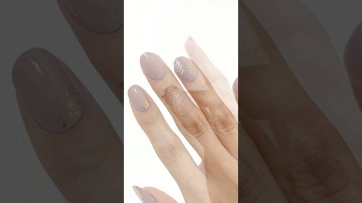 落ち着いたカラーで大人っぽく。NAILOGジェルネイルシール硬化タイプこの秋の新作、登場！ #nails #セルフネイル #nailart#ネイルシール #ネイルデザイン