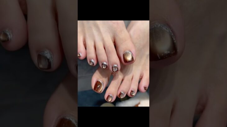#フットネイル #マグネットネイル #マグネットジェル #ネイル #ネイルデザイン #nails #nailart #naildesign #セルフネイル #秋ネイル