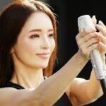 息子を公開し話題・浜崎あゆみ（46）「ナチュラルメイク可愛い」背中のタトゥーの見えるリハーサルショット