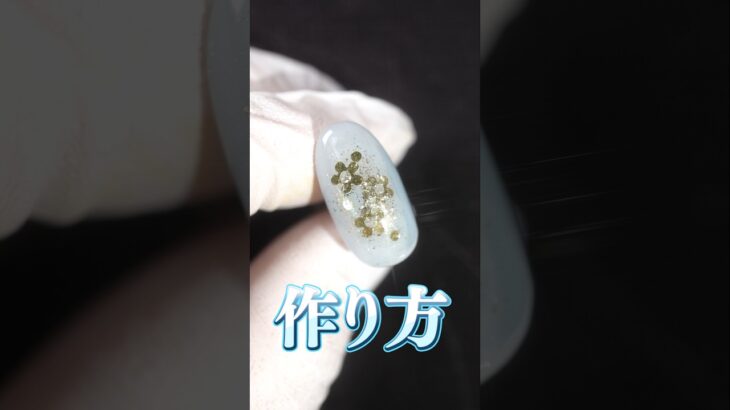 ラメジェルってこうやって使うんだ💡大きなホロも綺麗に埋め込んで素敵ネイルを作ろう！ #セルフネイル #ジェルネイル #ネイルアート