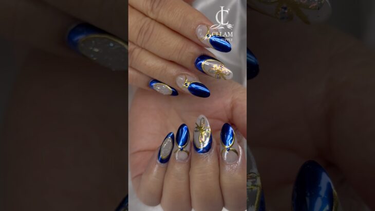 Chrome and linework design 🫰✨ #nails #nailgelart #naildesign #nailartheaven