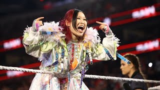 人気日本人女子レスラー、ナチュラルメイク姿で“ドアップ自撮り”キュートなぬいぐるみとの2ショットが「超カワイイ」ファン絶賛