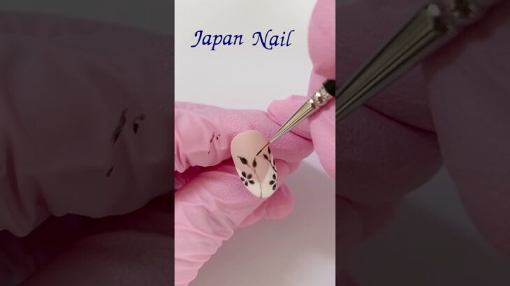 フレンチ＋ボタニカルフラワー   ＃ミラーネイル #ボタニカルネイル #アンティークネイル