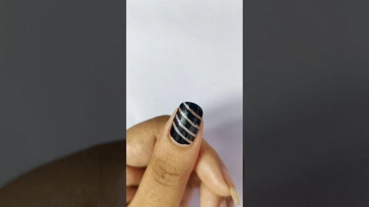 Easy Striping Nail Art At Home 🏡💅🏻#nails #nailart #trending #shorts #viralvideo