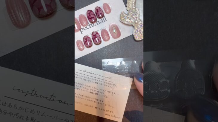 pechi.nail【オーダー ネイル】 ペチネイル #ジェルネイル #デザイン #梱包動画  #レトロ #ブローチ #赤 #マグネット #nails