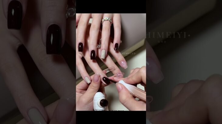 Apply gel polish nail