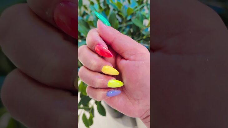 #nailgelart 💚💛💙❤ #chromepowdernailart ✨ #naildesigns #shorts