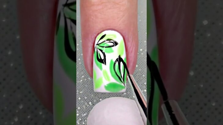 💅💡 EASY Nail Art #shorts #naildesign #nails #nailart