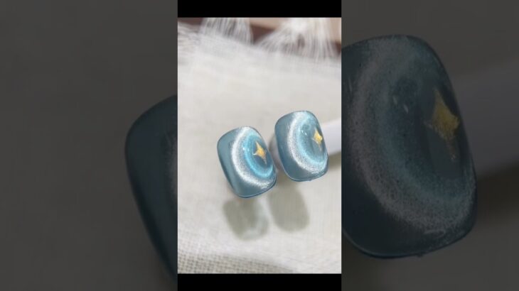 #マグネットネイル #マグネットジェル #セルフネイル #ネイルデザイン #水色 #nails #nailart #nailinspo #naildesign #ネイル初心者 #ネイルケア