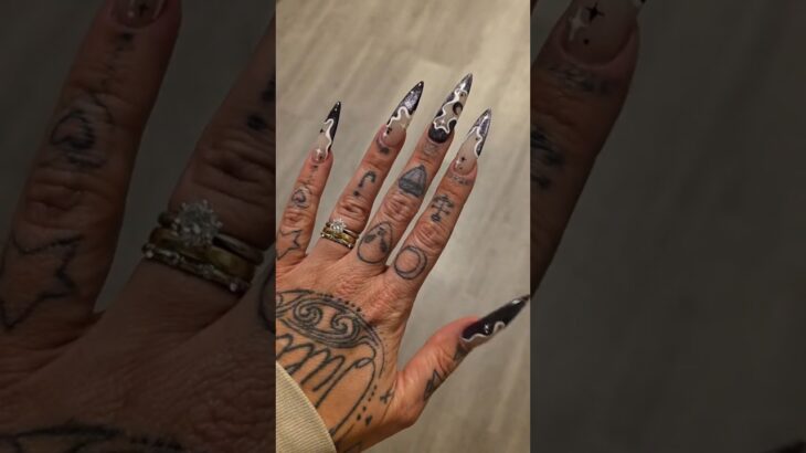 🎃Easy Halloween Nail Art Design🎃 #nails #newmusic #nailart #diy