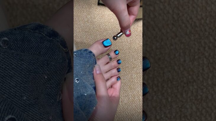 #マグネットネイル #マグネットジェル #ネイルデザイン #フットネイル #ブルーネイル #ネイル初心者 #セルフネイル #nails #nailart #naildesign #ネイル