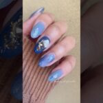 〈CanDo・seria・Naility!・mica・Nail Town〉くすみブルーの天然石ネイル。(2025年)