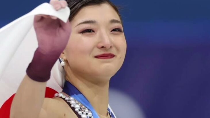 「はあああ～♡」ナチュラルメイクの坂本花織が両手でそっと受け取った“五輪の一品”「小さいのも可愛い」【冬季五輪】