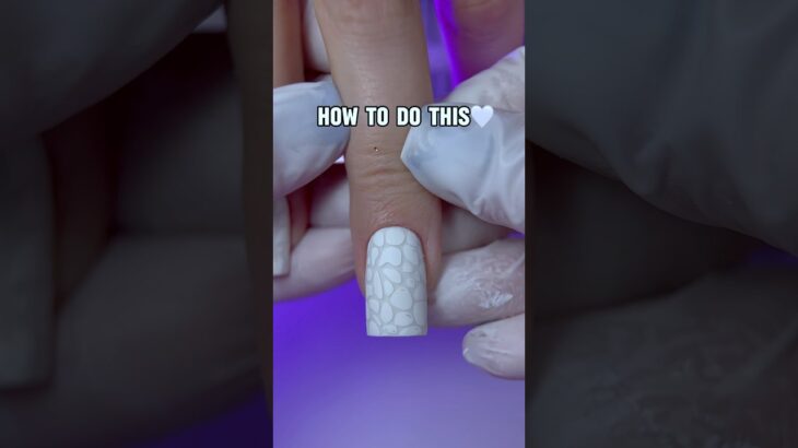 A very simple and airy design. Save it!  #nails #nailgelart #nailsnail