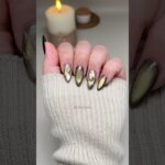 Gold Plaid Nails