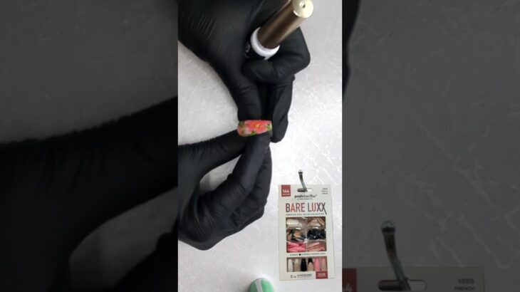 How to: Fake Hand-Drawn Nail Art #nailfoils #nailsathome #pressonnails #naildesign #nailhacks