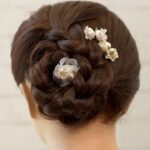 [簡単ヘアアレンジ】三つ編みシニオン、シンプルだけど上品なまとめ髪/ カジュアル&フォーマル#2